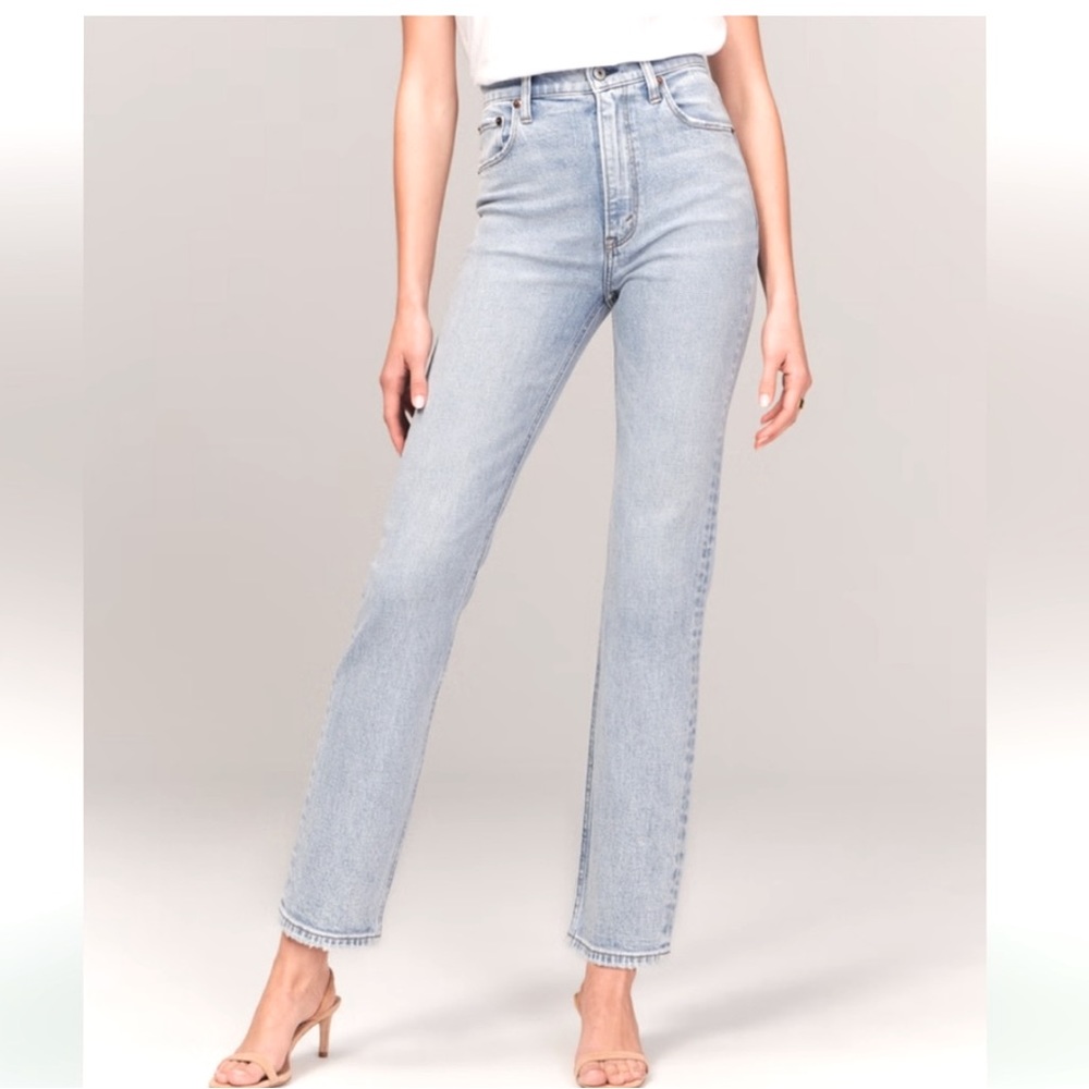a loves a High Rise Straight Light Wash Jeans Women’s Size 31
